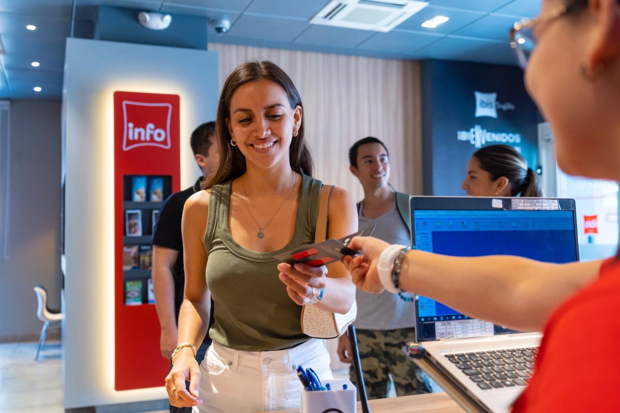Ibis Trujillo Hotel Luaran gambar