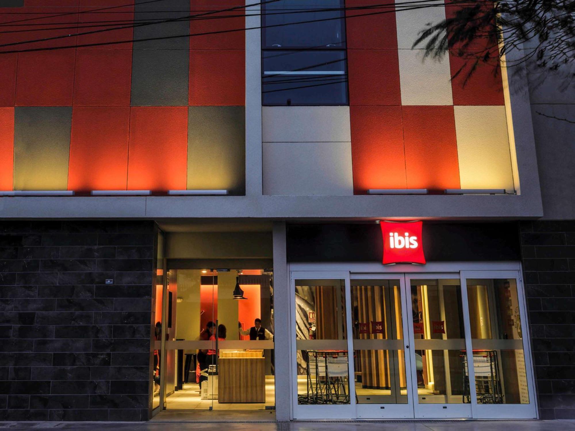 Ibis Trujillo Hotel Luaran gambar