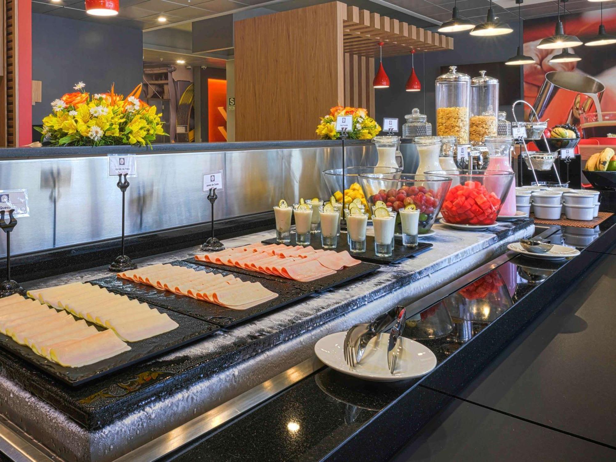 Ibis Trujillo Hotel Luaran gambar