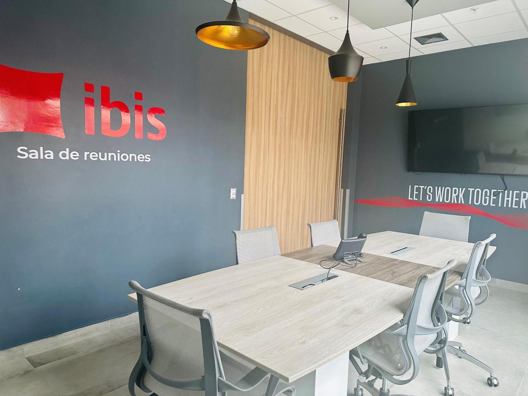 Ibis Trujillo Hotel Luaran gambar
